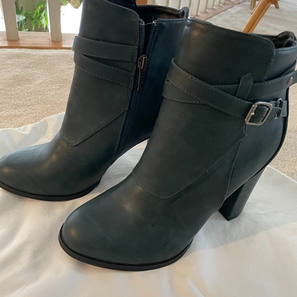 Gorgeous Dress Booties - Picture 2 of 9